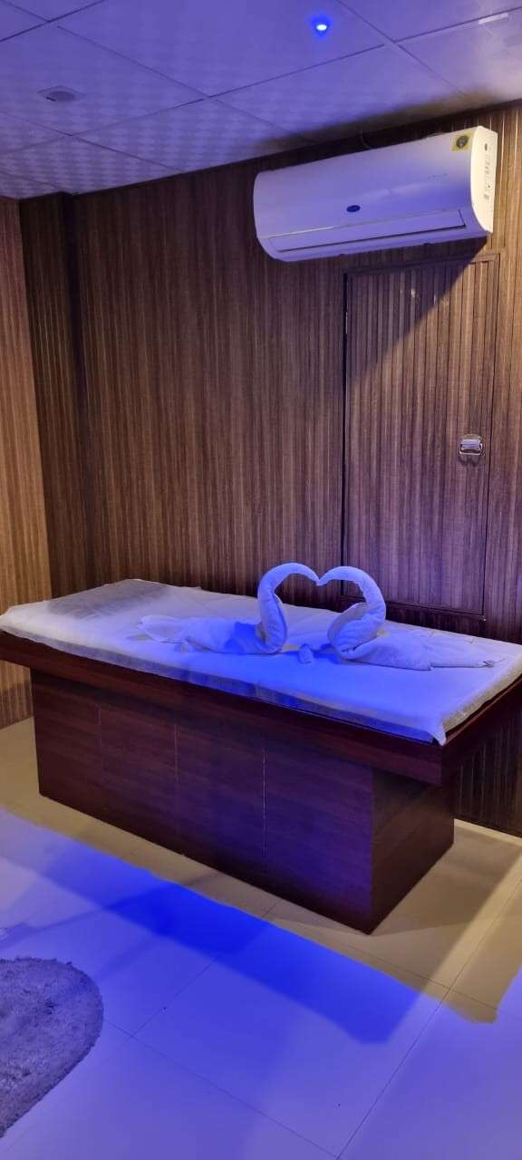 ALMA SPA bed area